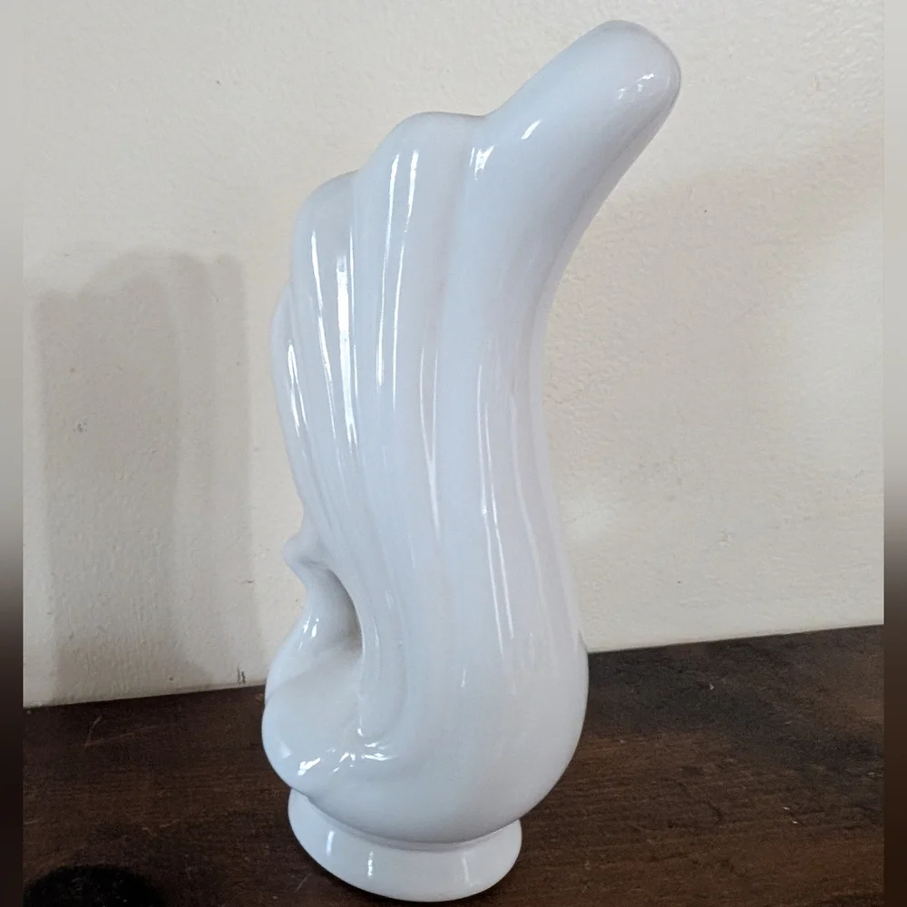 Vintage White Ceramic Swan Vase Victorian CottageCore Farmhouse Decor Aesthetic